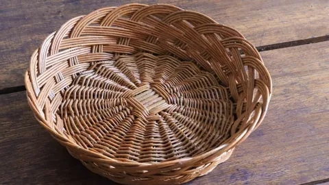 “悬殊对决，榜首劲旅能否逆袭深盘取胜？”